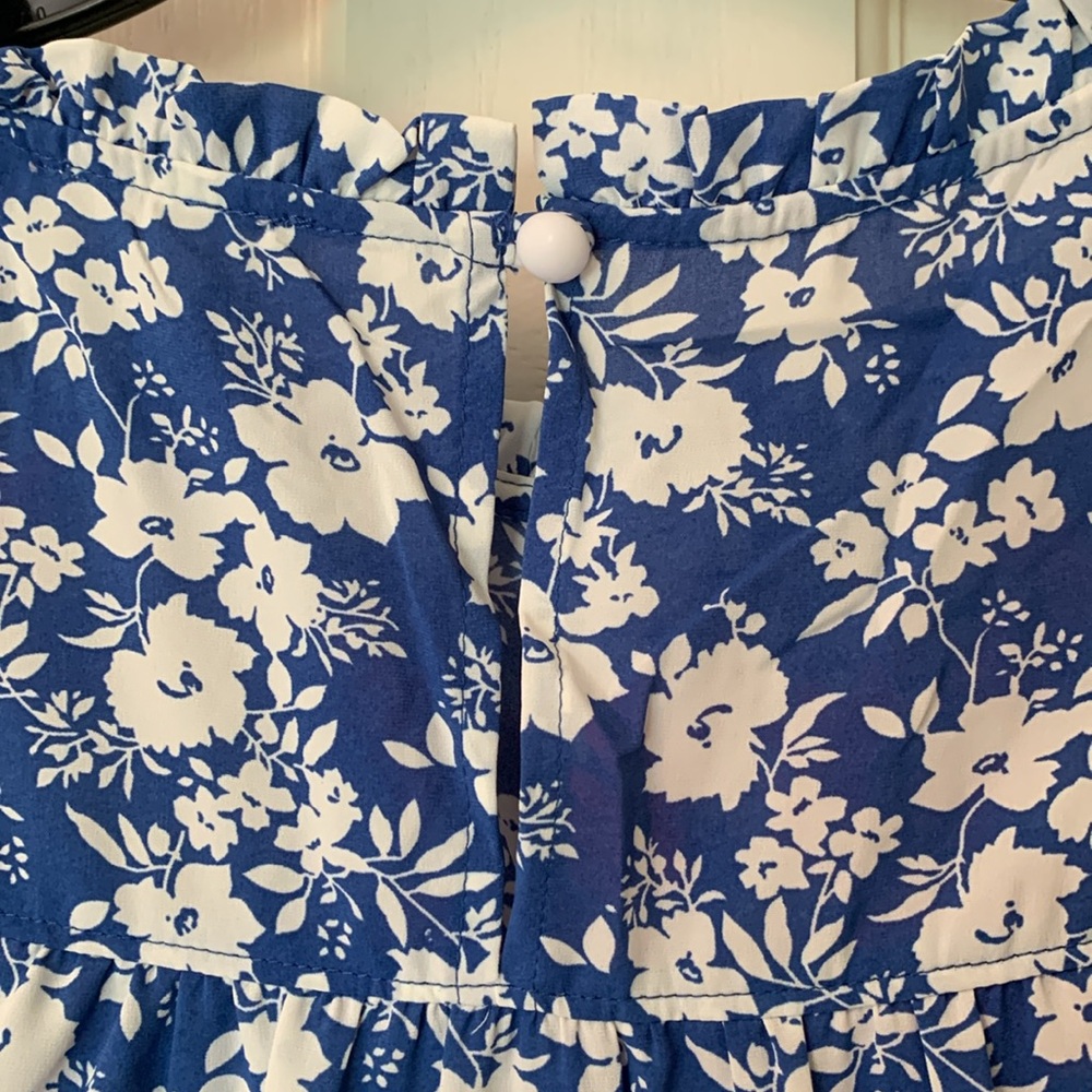 Floral Top - Picture 6 of 6